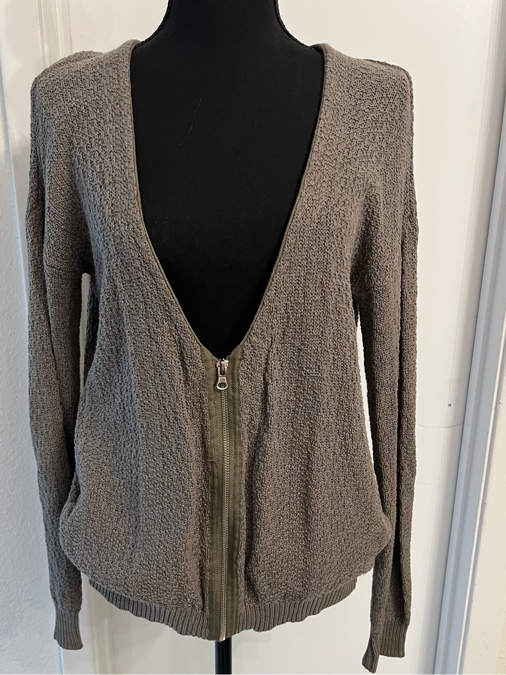 Silence + Noise Green Zip-Front Oversized Knit Cardigan